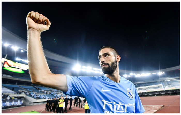 关于集结日体能课后，休斯敦火箭外线爆发备战中超，质疑声仍在，高层口径保持一致的信息