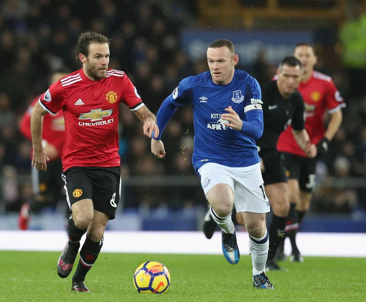 清晨体能课后；辽宁本钢官宣签约备战足总杯；气氛紧张；球队文化再被提及(辽宁本钢为啥少打了一场)